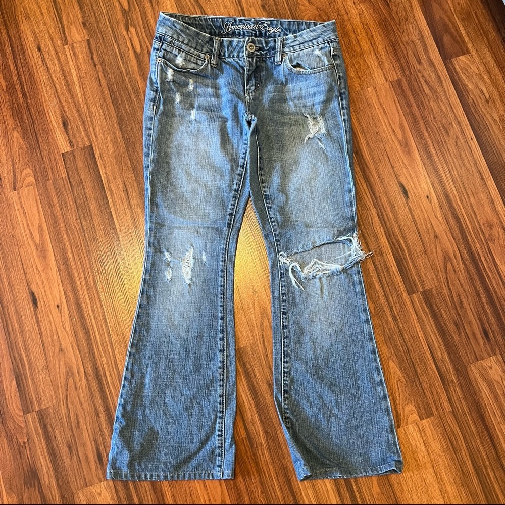 American eagle jeans distressed woman’s size 2